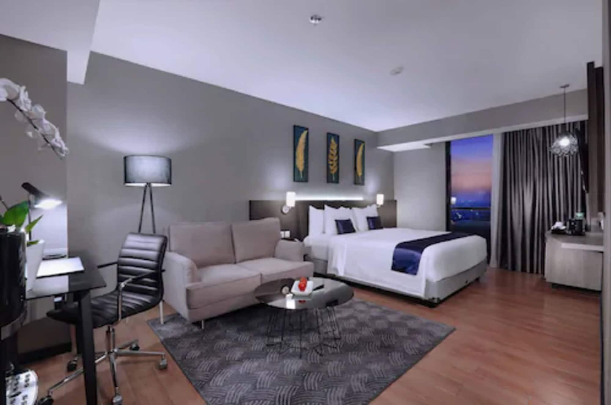 Aston Inn Pandanaran Semarang Dış mekan fotoğraf