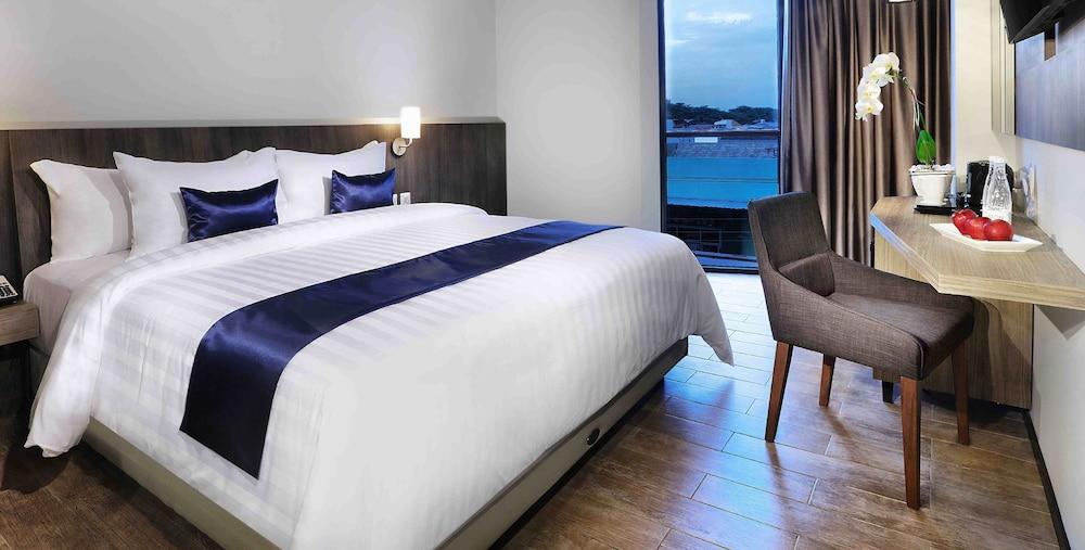 Aston Inn Pandanaran Semarang Dış mekan fotoğraf