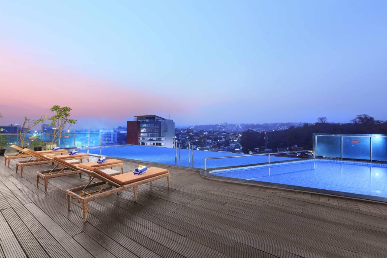 Aston Inn Pandanaran Semarang Dış mekan fotoğraf