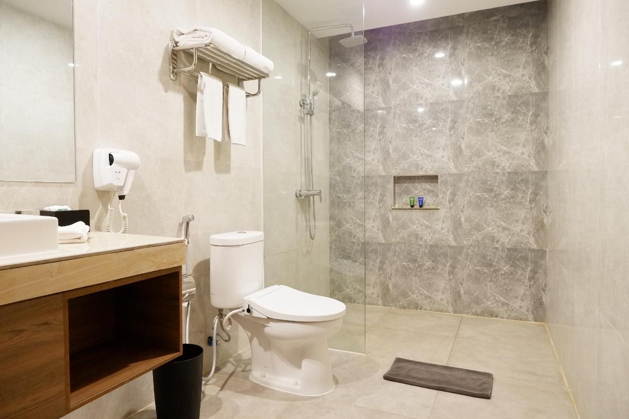 Aston Inn Pandanaran Semarang Dış mekan fotoğraf