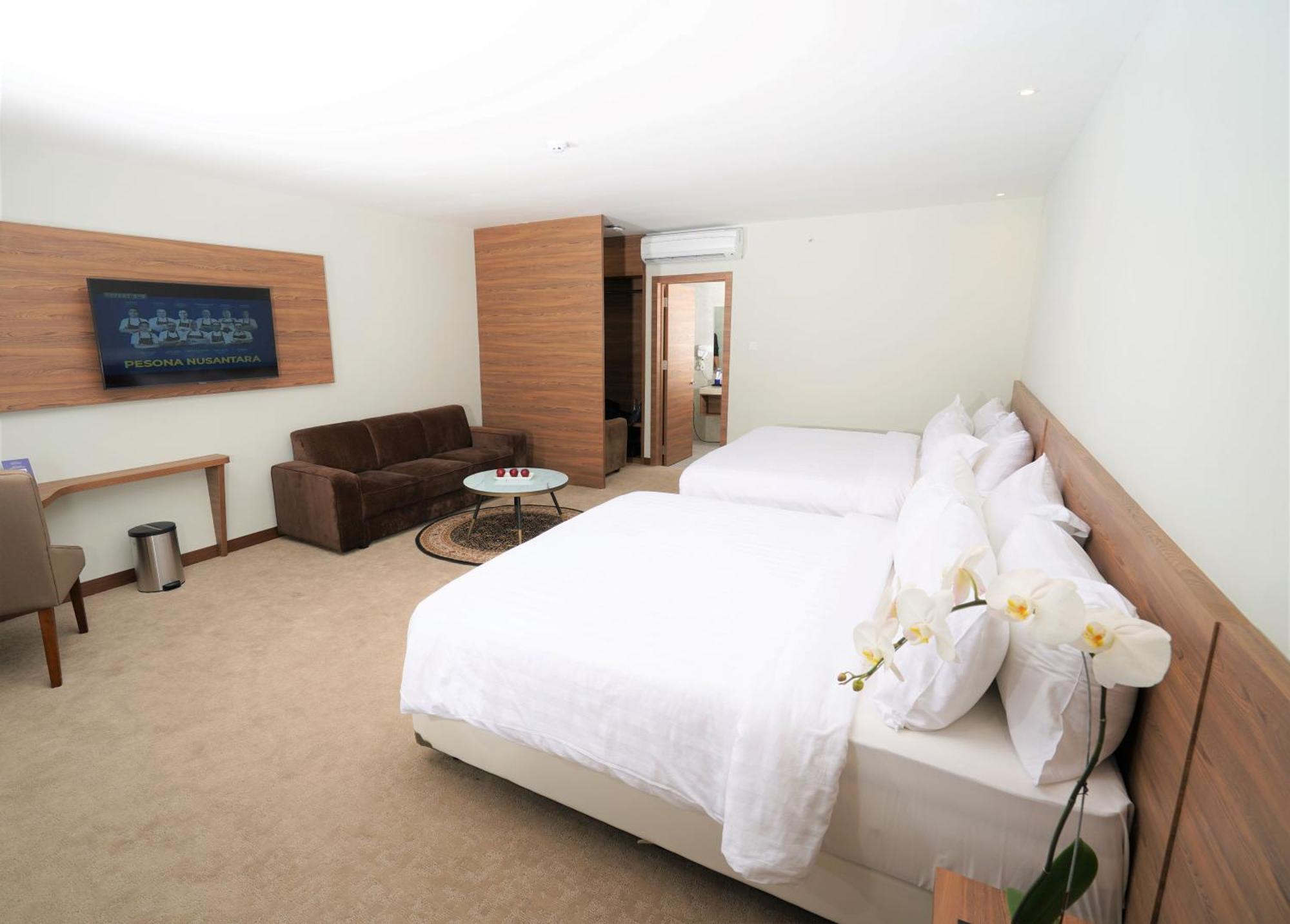 Aston Inn Pandanaran Semarang Dış mekan fotoğraf