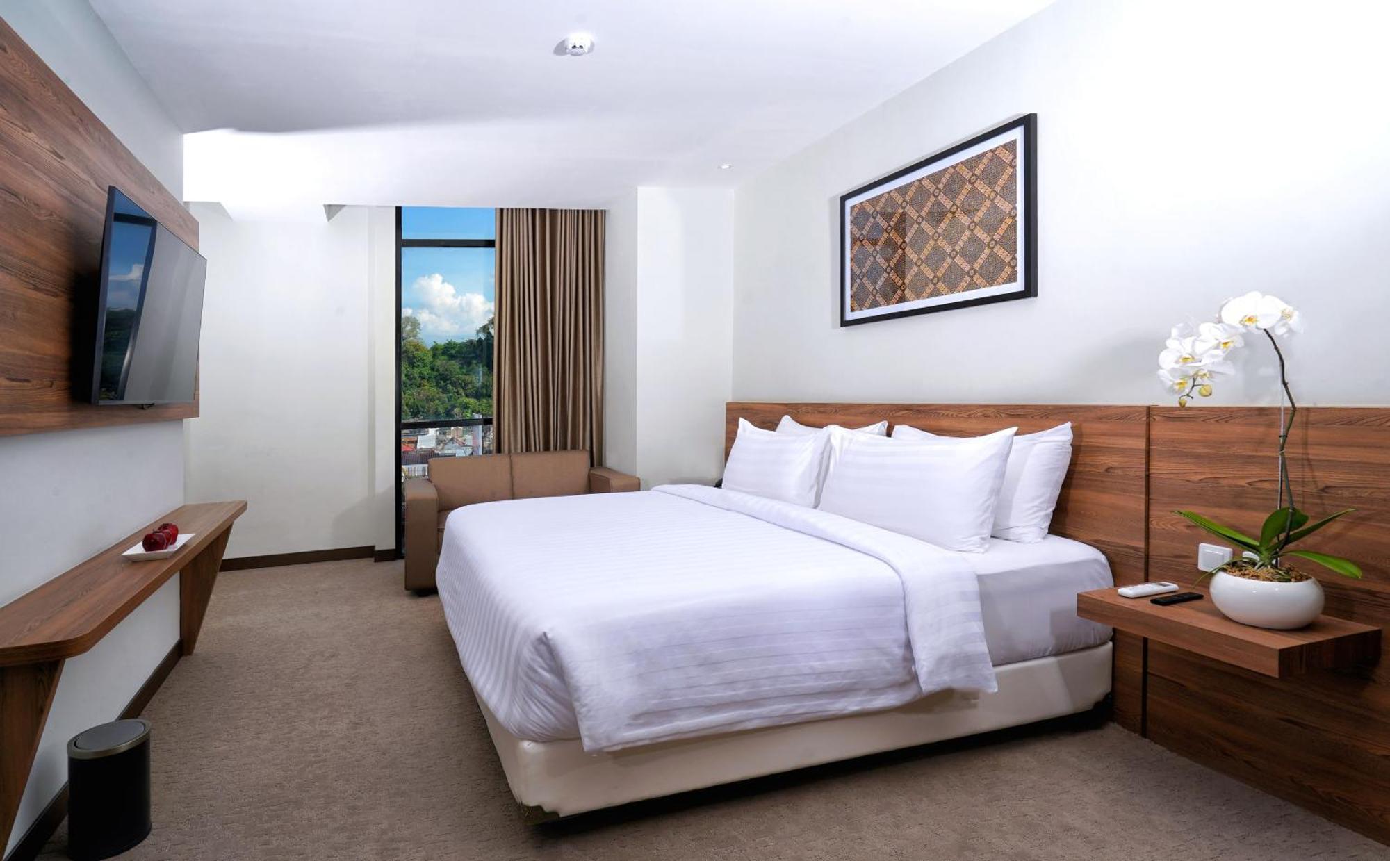 Aston Inn Pandanaran Semarang Dış mekan fotoğraf
